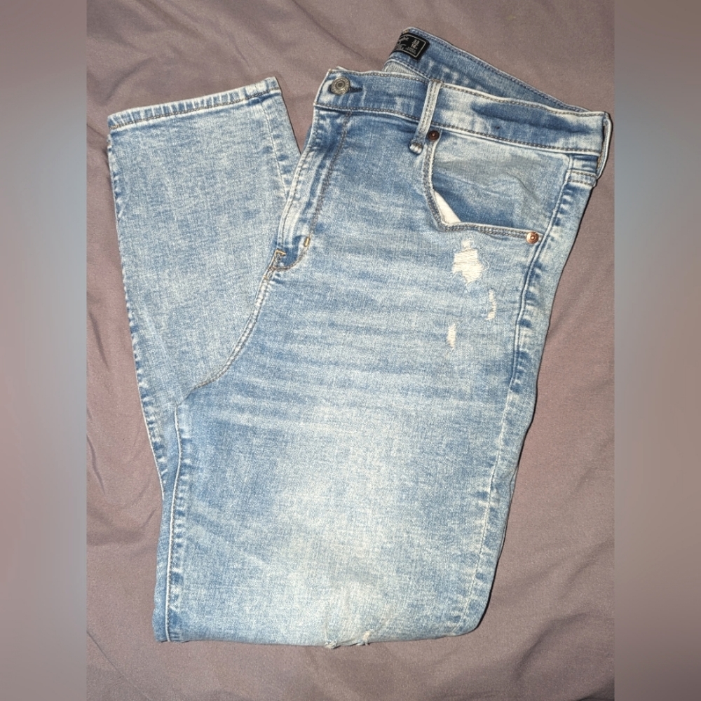 Abercrombie and Fitch "Read full post" 😊